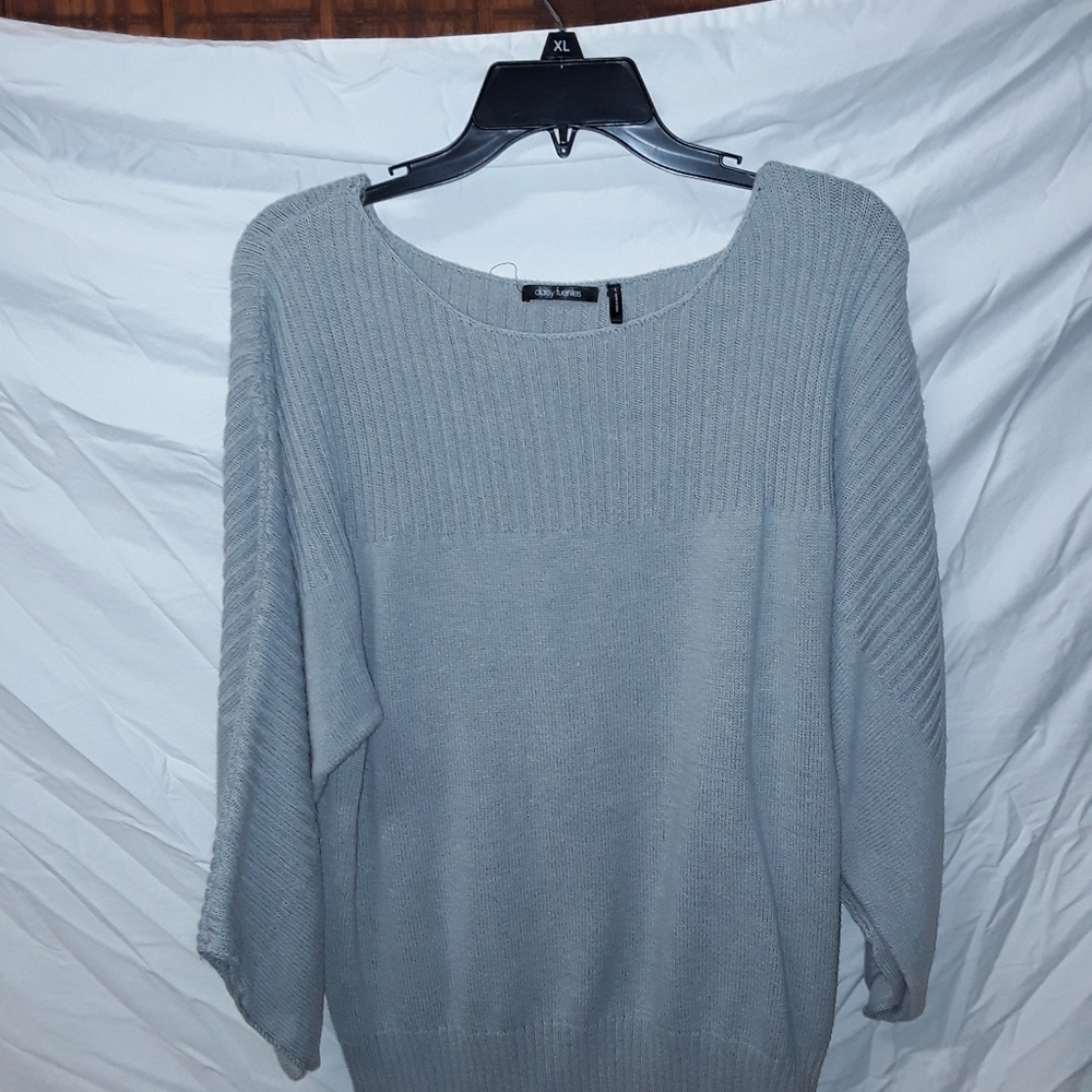 Daisy Fuentes Sweater
